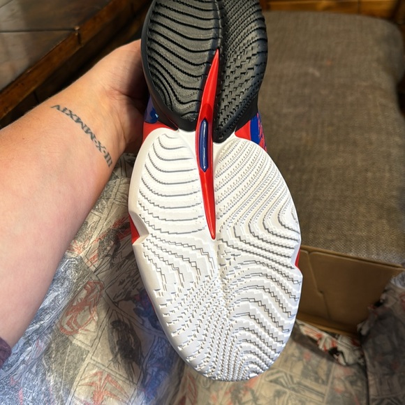 DON Issue 4J Spider-Man Size 6 NIB - Picture 7 of 8